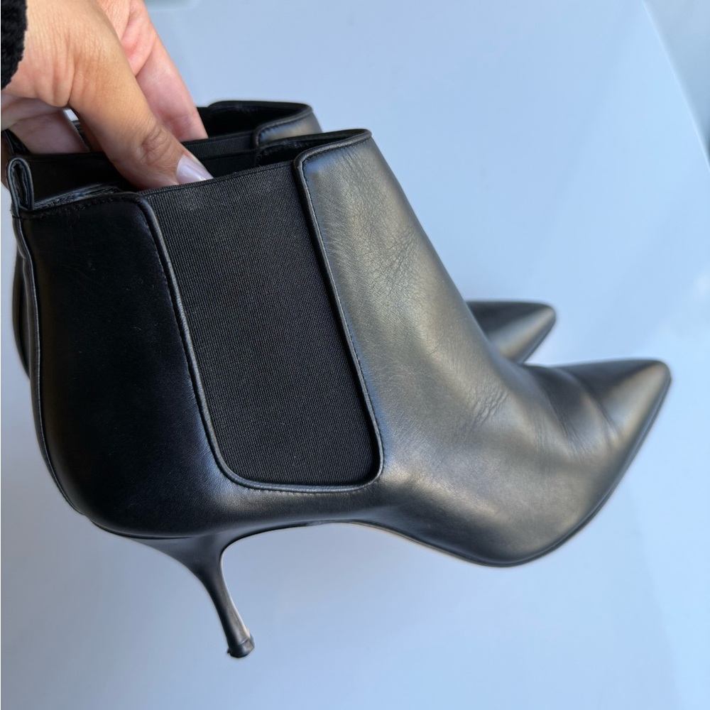 Manolo Blahnik Dildi 70 Calfskin Black Ankle Booties